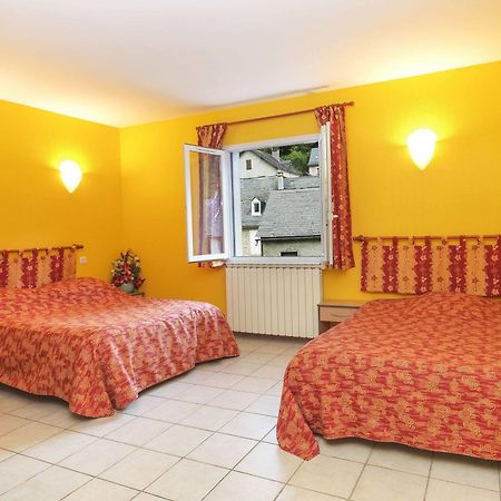 Auberge De L'Isard Σαιν-Ντενί Εξωτερικό φωτογραφία