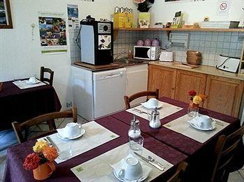 Auberge De L'Isard Σαιν-Ντενί Εξωτερικό φωτογραφία
